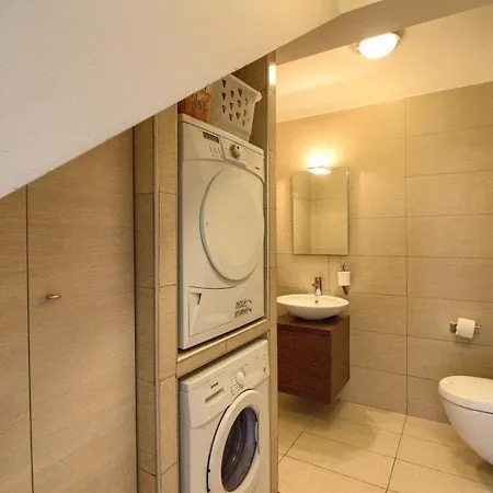 Mit Privatpool Fuer 5 Personen Ca 150 Qm In Pula, Istrien Istrische Riviera * Pula