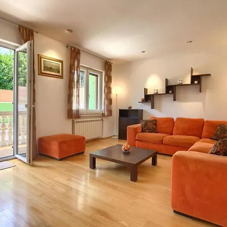 Mit Privatpool Fuer 5 Personen Ca 150 Qm In Pula, Istrien Istrische Riviera Holiday home Pula