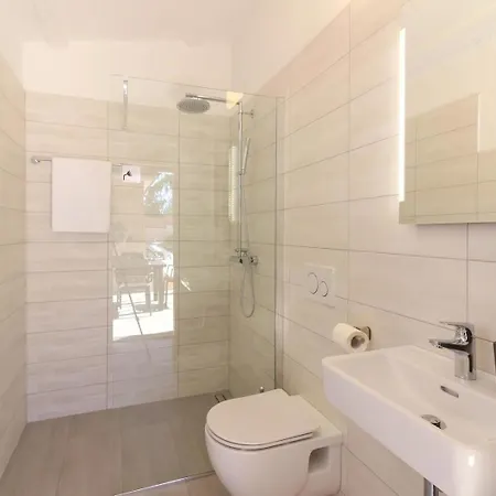 Holiday home Mit Privatpool Fuer 5 Personen Ca 150 Qm In Pula, Istrien Istrische Riviera