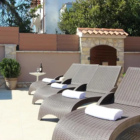 Holiday home Mit Privatpool Fuer 5 Personen Ca 150 Qm In Pula, Istrien Istrische Riviera